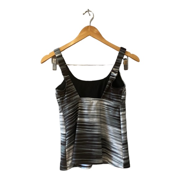 NWOT Womens Nike Sports Swim Tank Athletic Tankini Swimsuit Top Size S - Picture 5 of 8